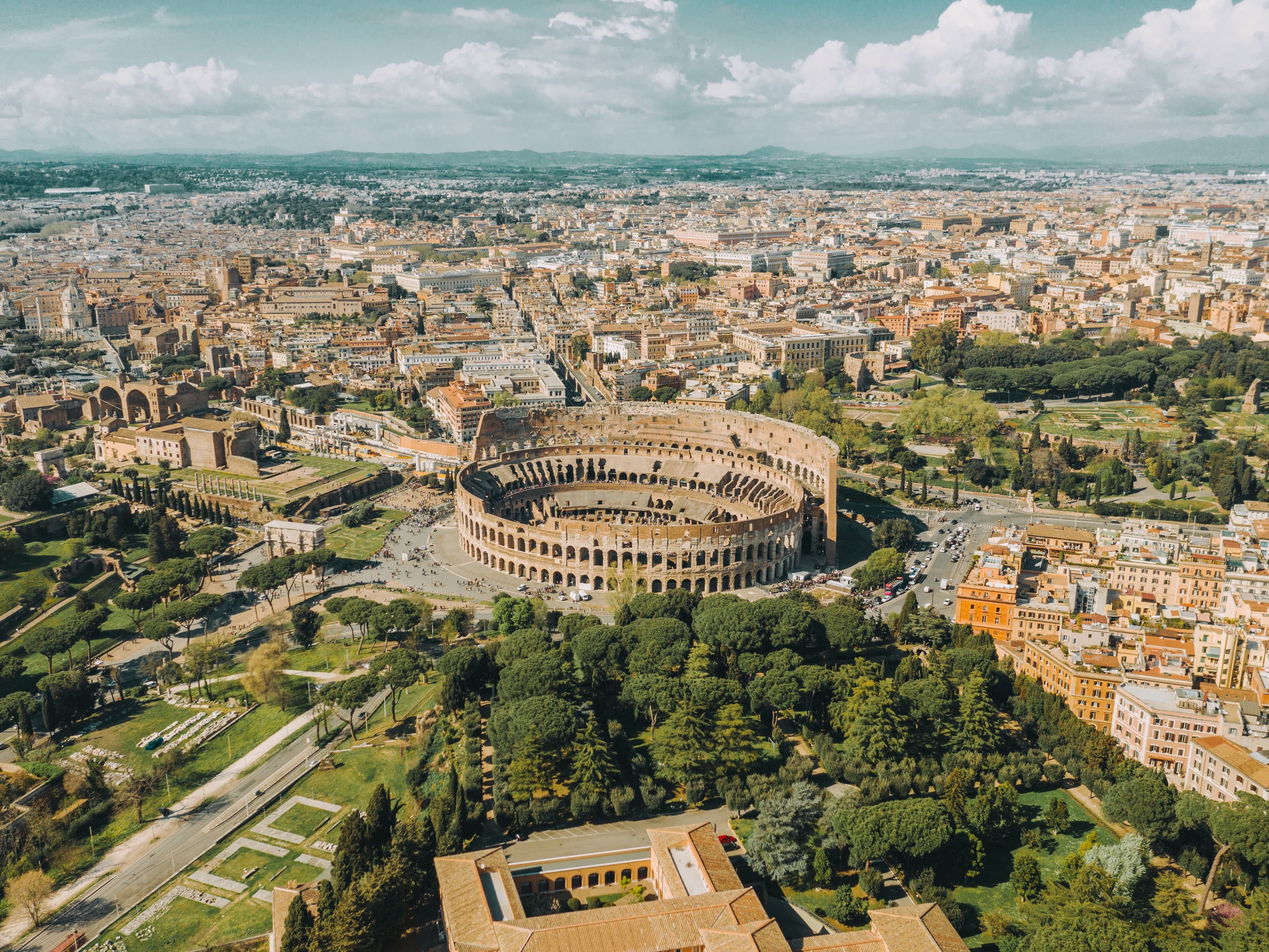 Le Colisée et les toits de Rome